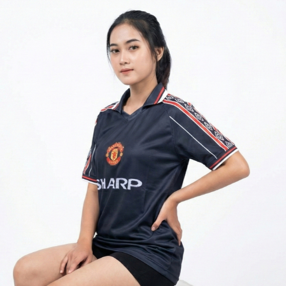 Jersey Manchester United MU Away 1998/1999 Hitam Sharp Retro Klasik Replika Reissue Logo Printing Sa