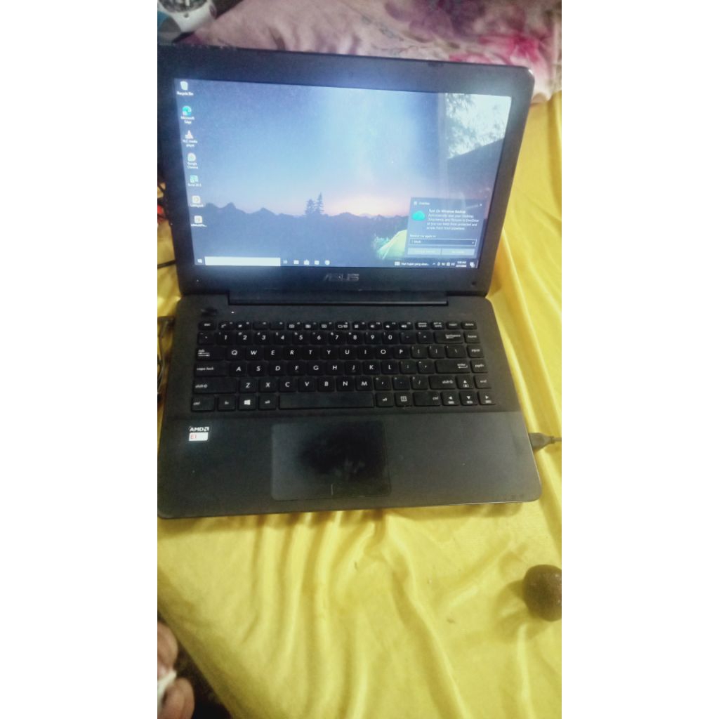 Asus x454y normal