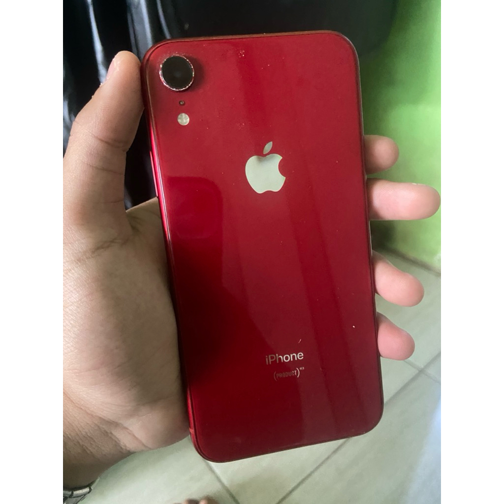 iPhone XR red 64gb min diketerangan
