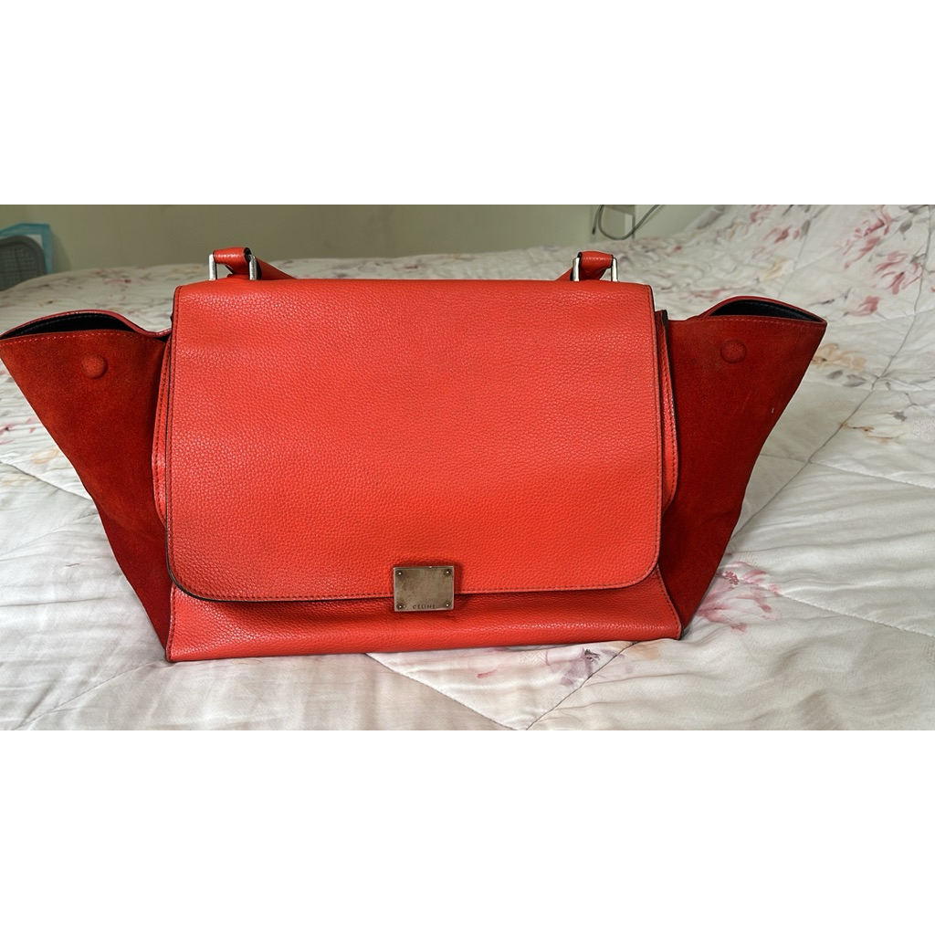 tas Celine (red calfskin and suede Celine Medium Trapeze bag.