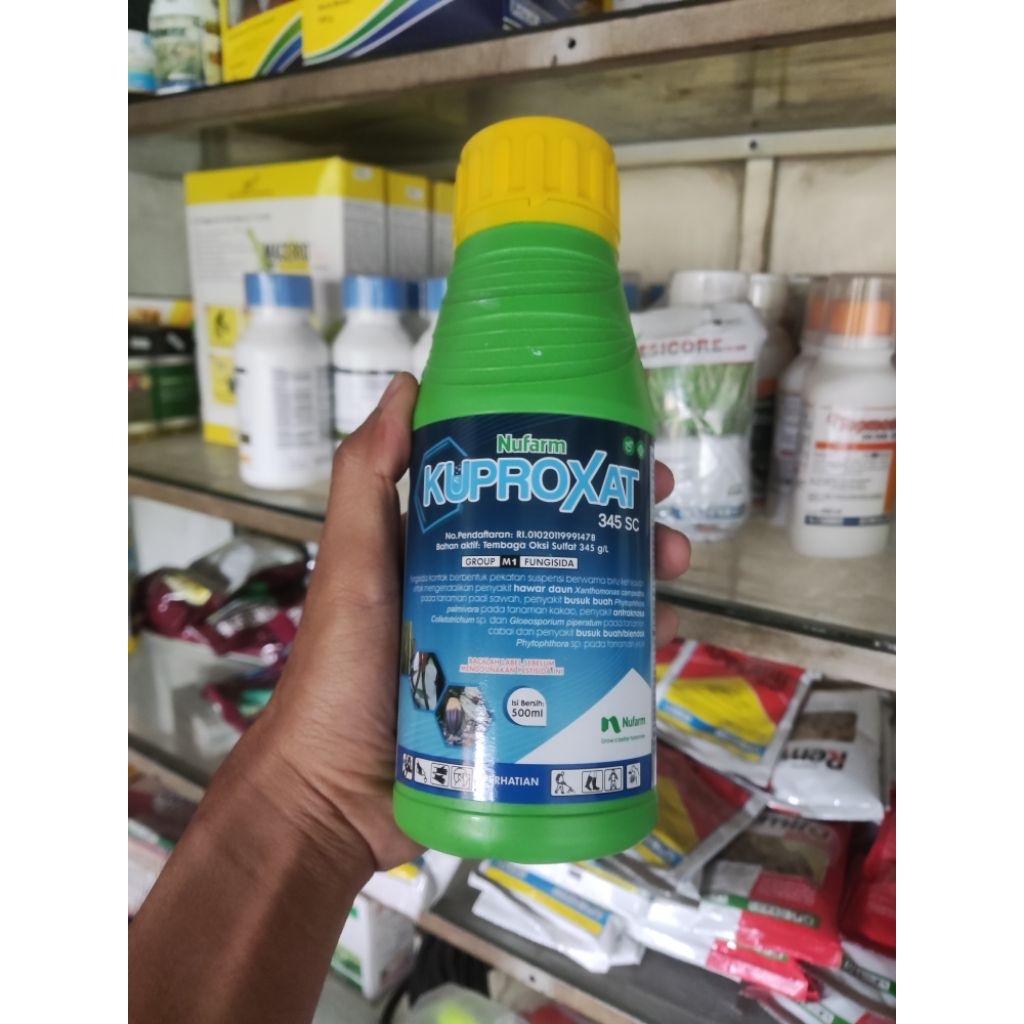 Fungisida Kuproxat 345 SC - Tembaga Oksi Sulfat, Kontak, Pekatan Suspensi