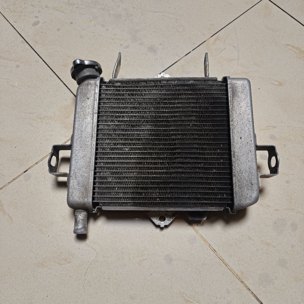 Radiator Suzuki GSX R150 Second R 150 Bekas 150R Copotan Original Ori