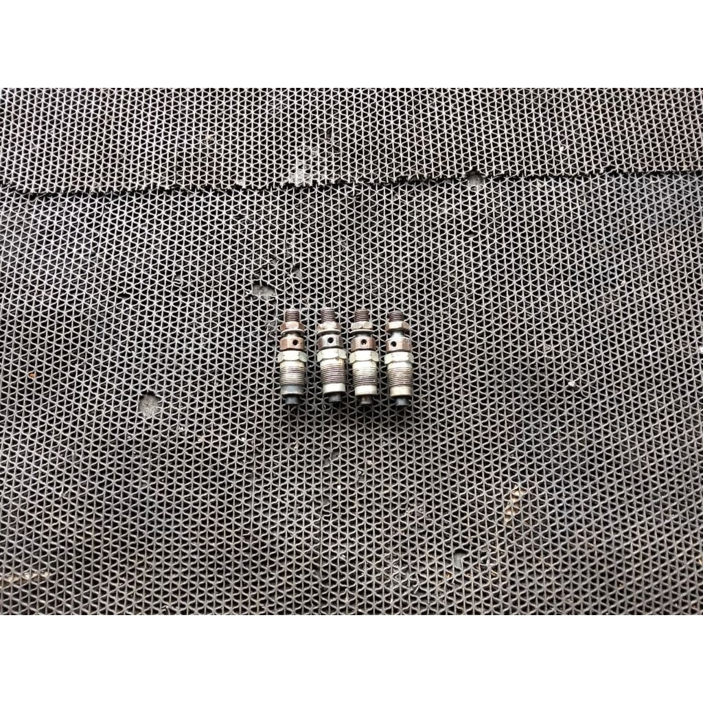 INJECTOR NOZZLE L300 SOLAR DIESEL EURO 2 ORIGINAL