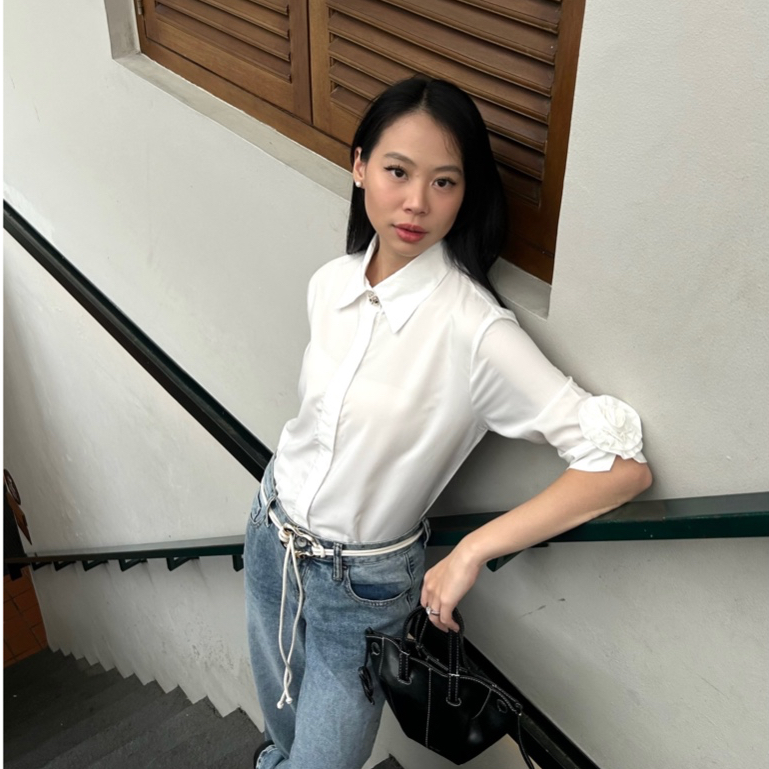 SMUS LABEL Dahlia Shirt | Kemeja Putih Wanita Motif Bunga | Atasan Kantor Formal Elegan | Baju Kerja