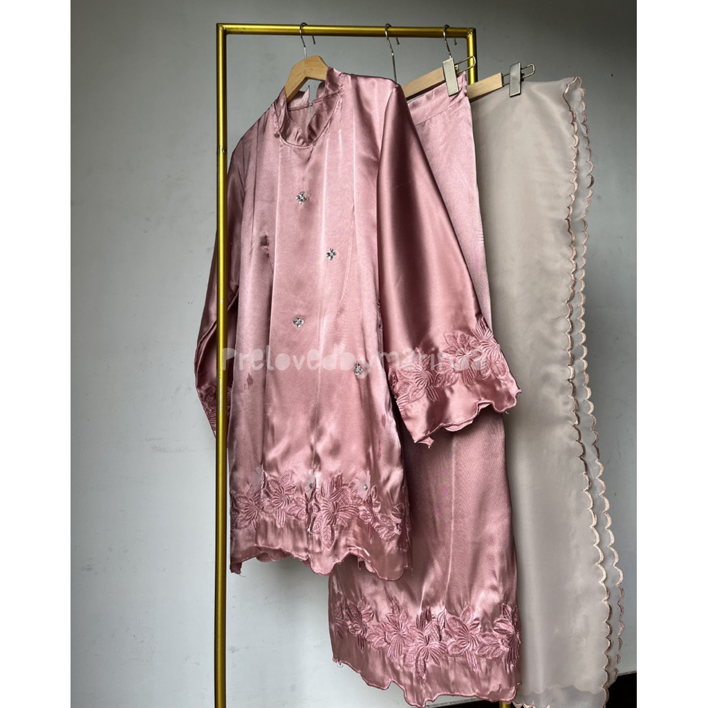 PrelovedBymarinaa Oneset Baju Kurung Raya Cendrawasih Rosegold Beachylooks