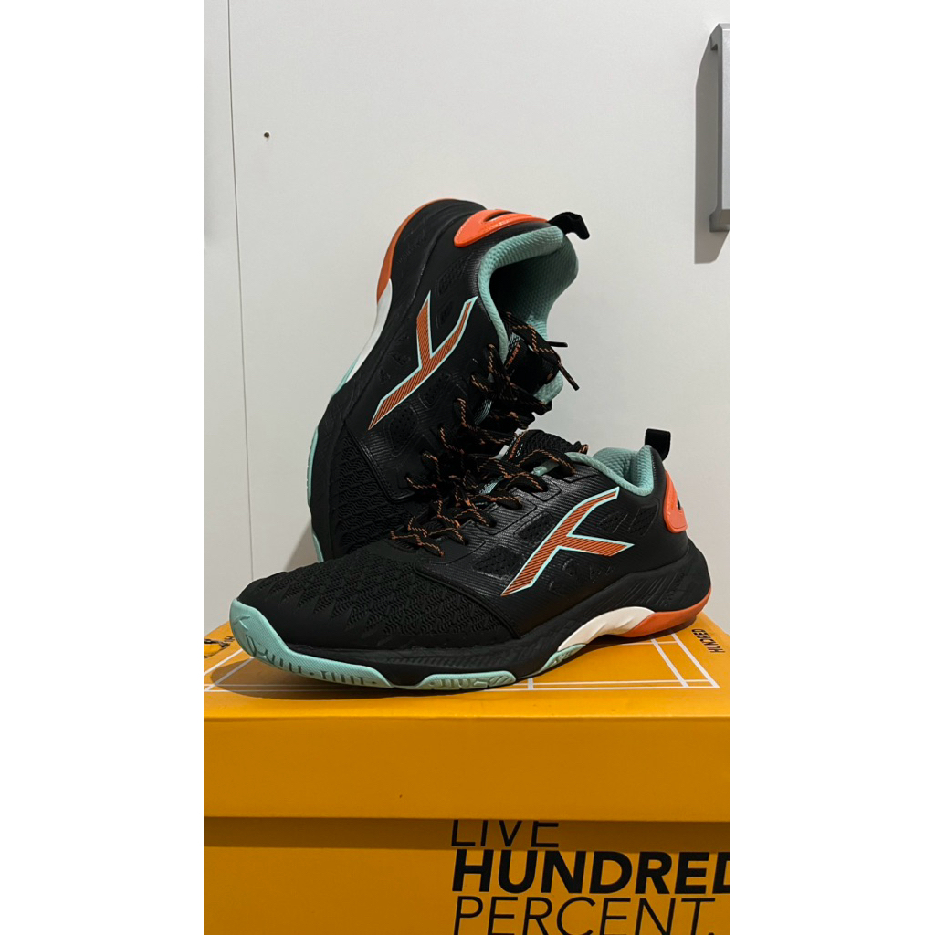 Sepatu Hundred Hypercourt second