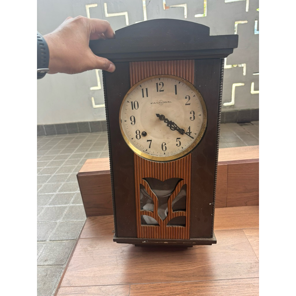 Jam dinding jadul type bandul