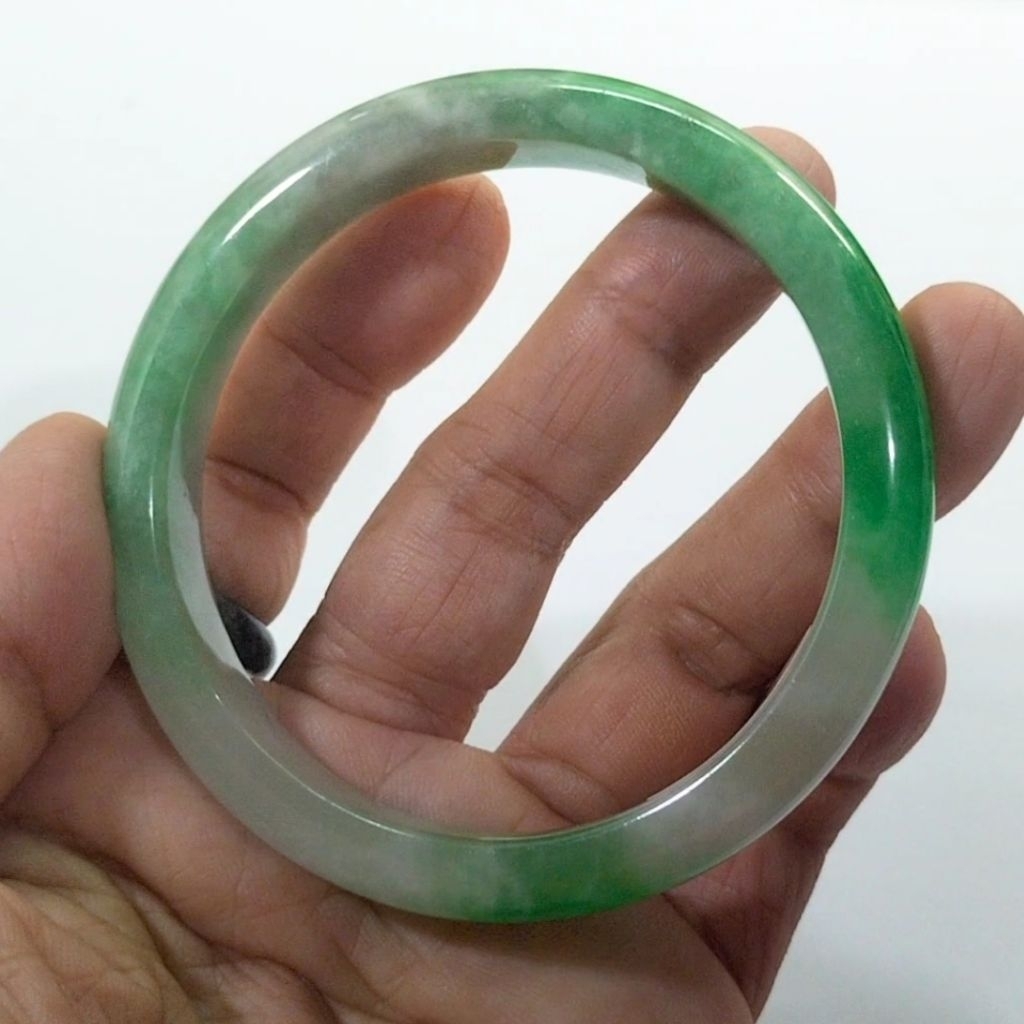 Gelang Giok Asli 58,2mm Jadeite Hijau-Putih (0830)