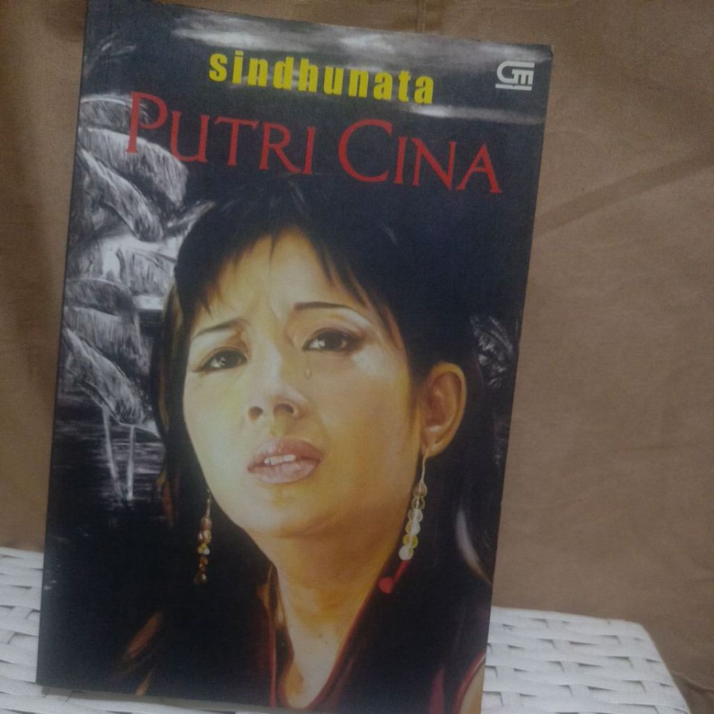 PUTRI CINA - SINDHUNATA