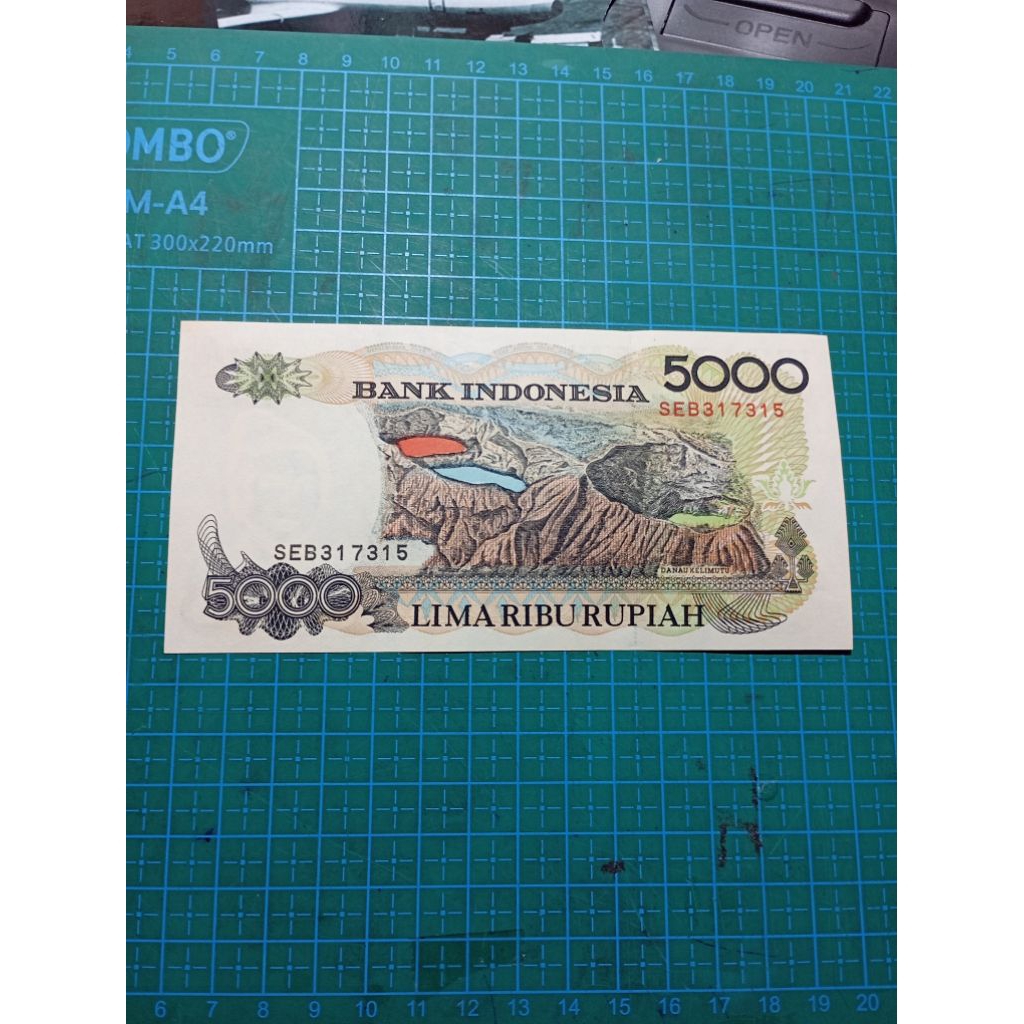 GANJIL GENAP No seri SEB 317315 Uang kertas kuno Indonesia Asli 5000 Sasando 1992