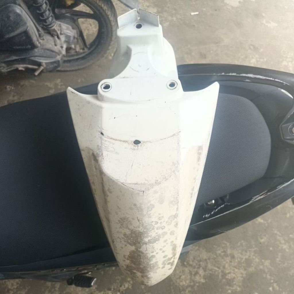spakbor depan Honda beat fi original copotan