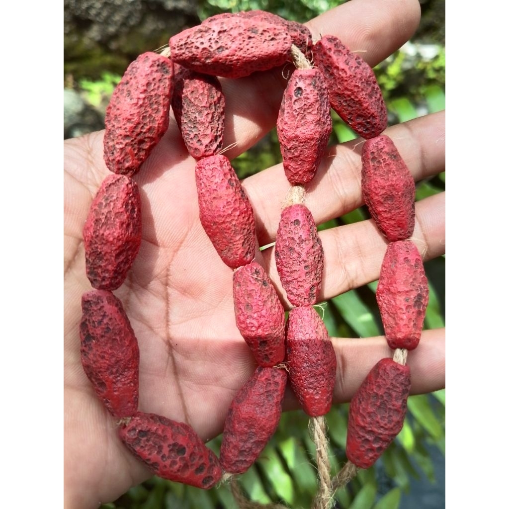 kalung manik manik kuno temuan galian tanah