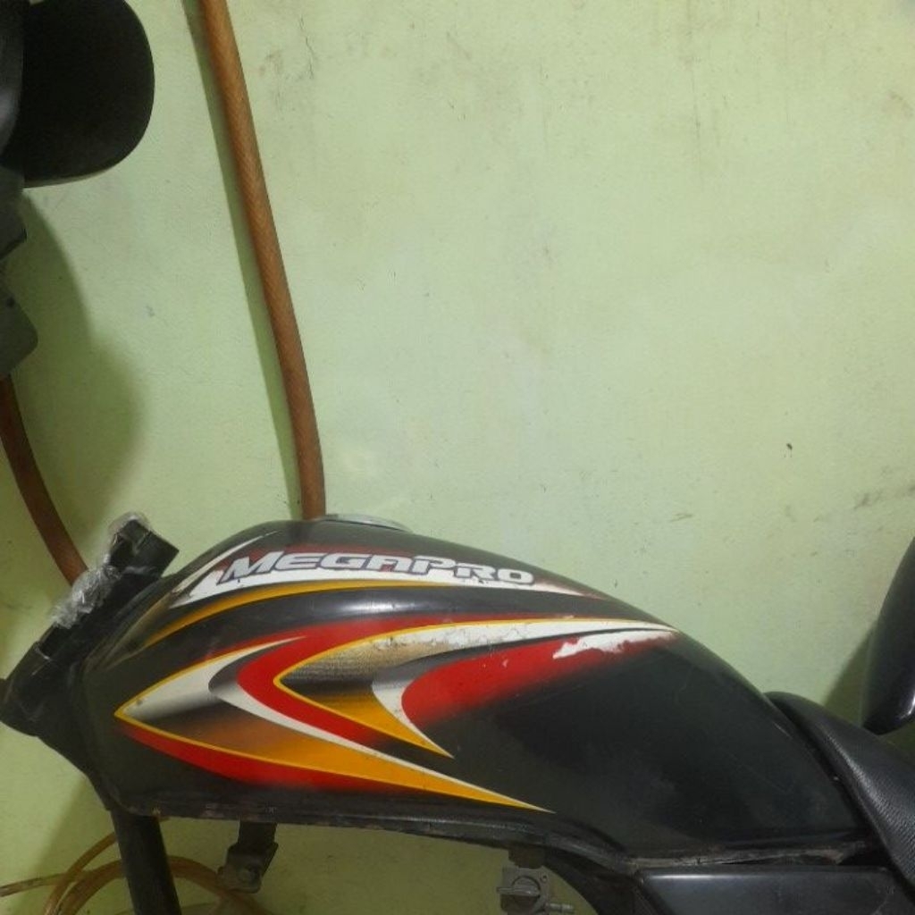 TANGKI COPOTAN MEGAPRO HIU