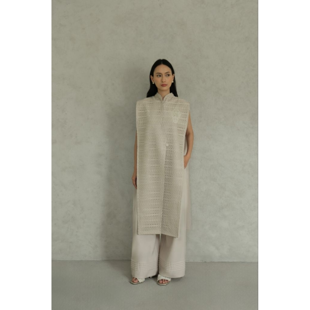 Jedda Long Apron Vest Lace Edition