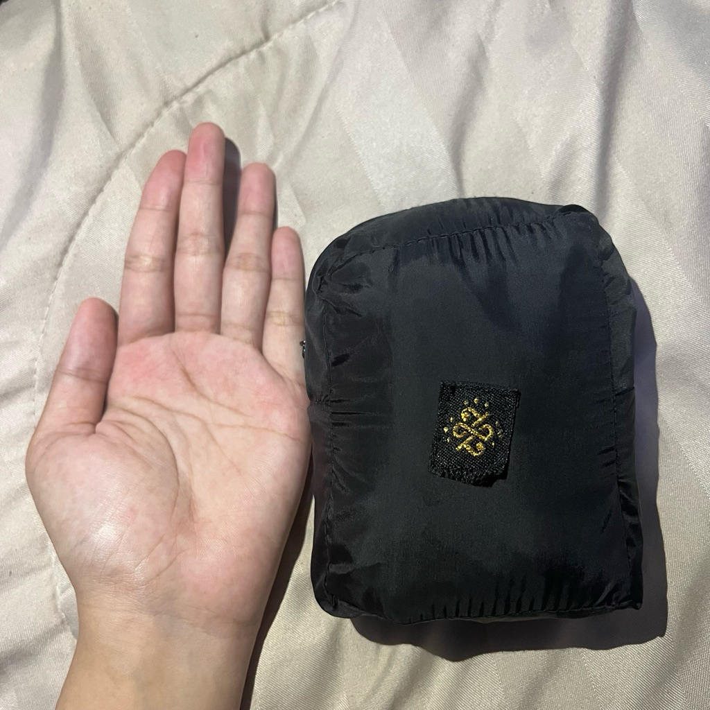 PRELOVED.ZEITH - mukena traveling parasut travel travelling genggam mini pouch