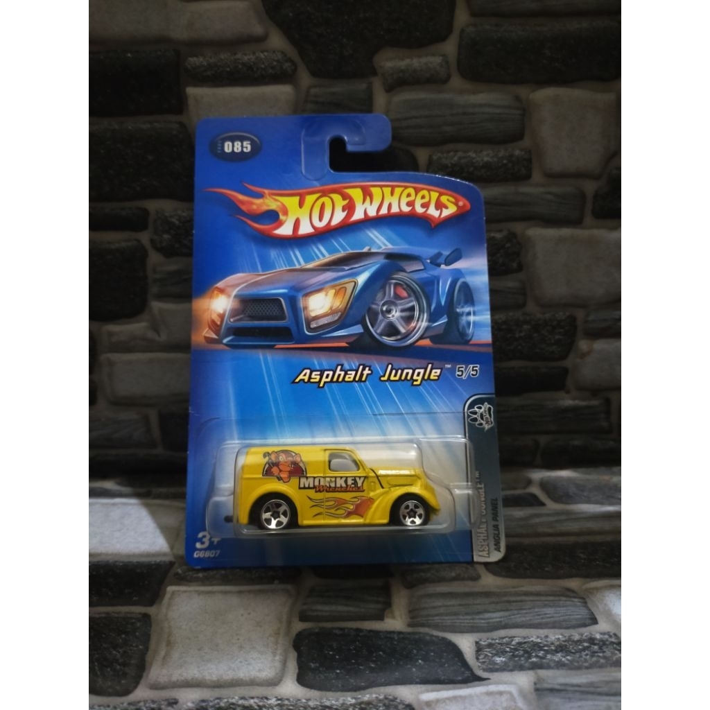 Hot Wheels Anglia Panel Truck Kuning - Blue Card