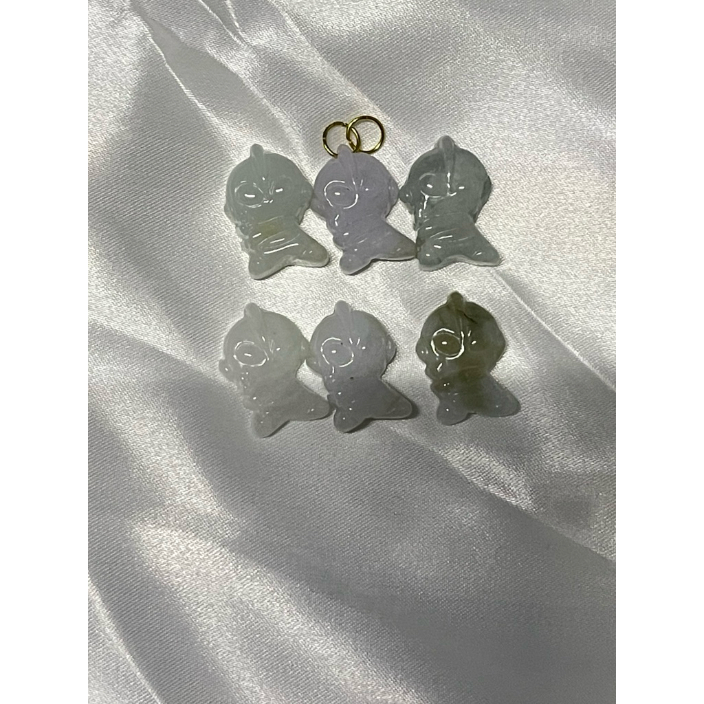 liontin giok burma type A bentuk ultraman