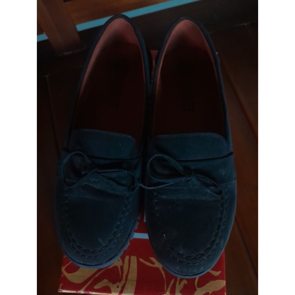 sepatu loafer wanita triset