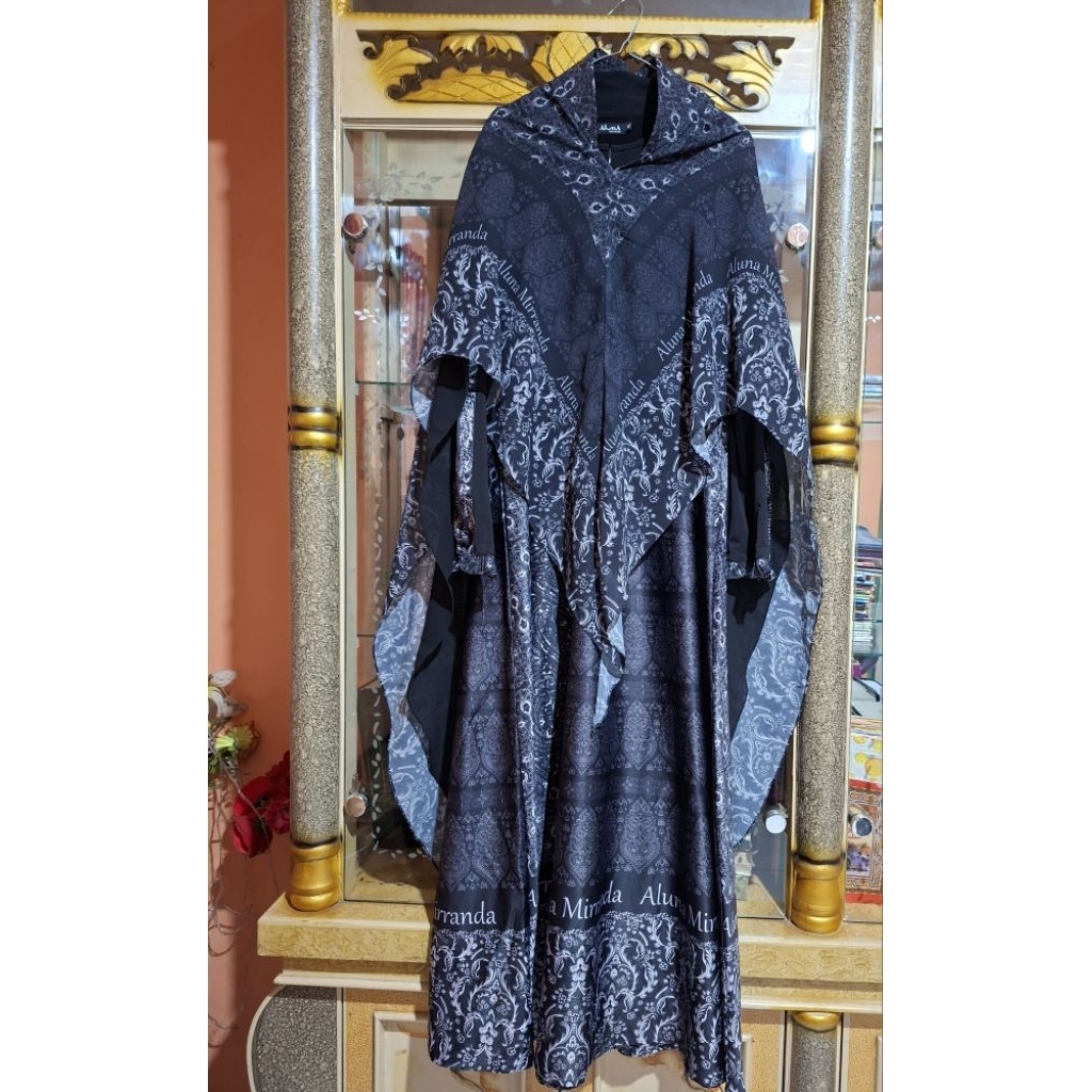 preloved gamis , preloved aluna miranda , aluna mirranda , set gamis hitam , gamis abaya , set syar'