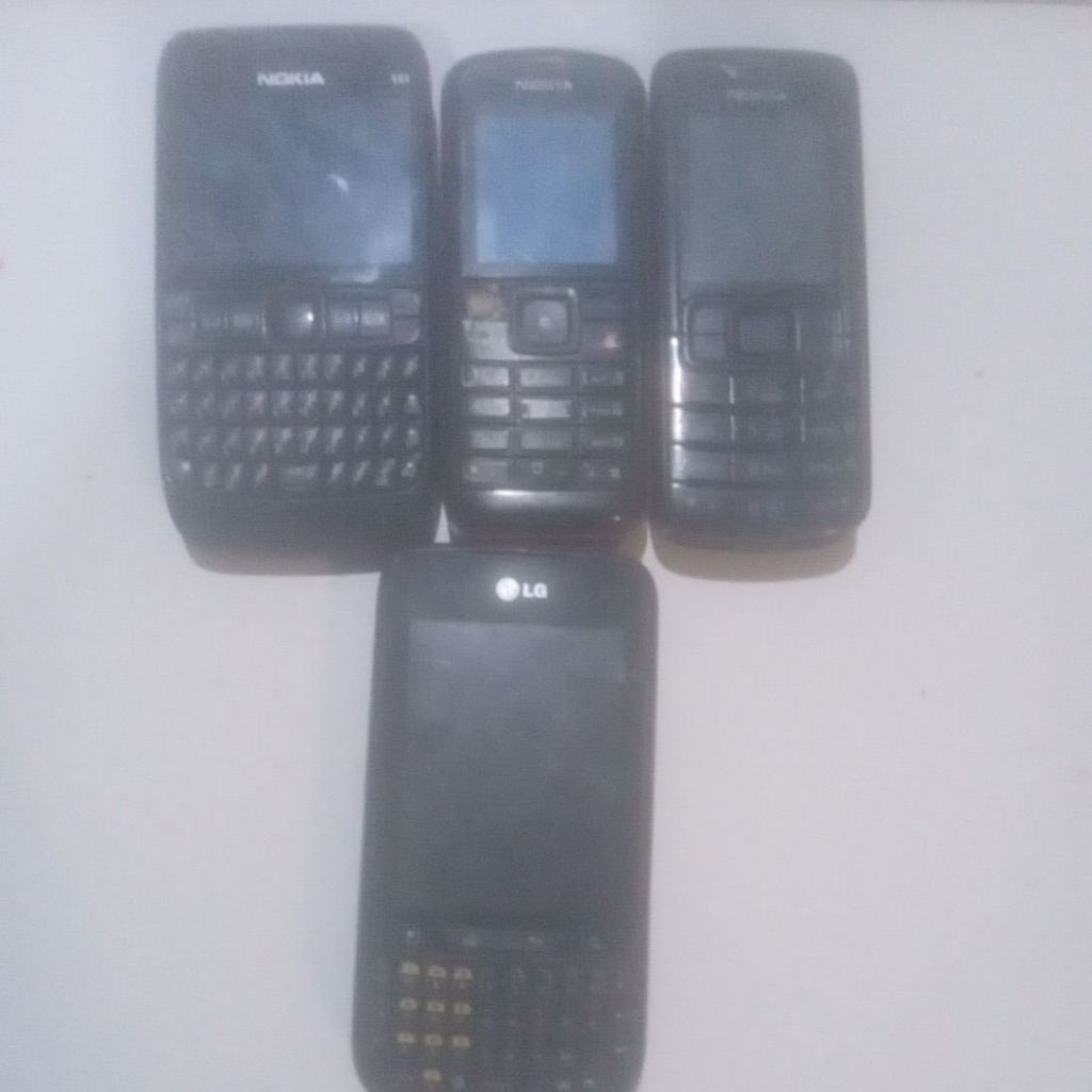 3 unit hp nokia +1  LG gambling dan apa adanya *baca deskripsi keterangan