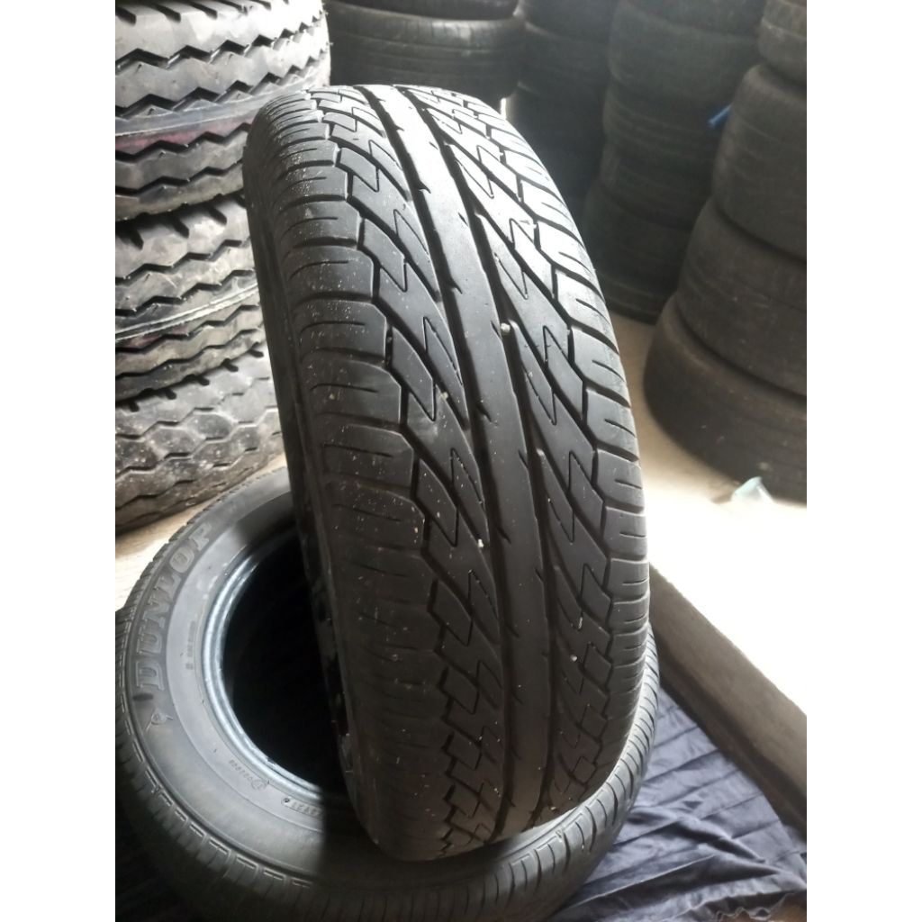 Dunlop SP sport 300 185/65/R15, ban mobil second copotan ori siap pakai.