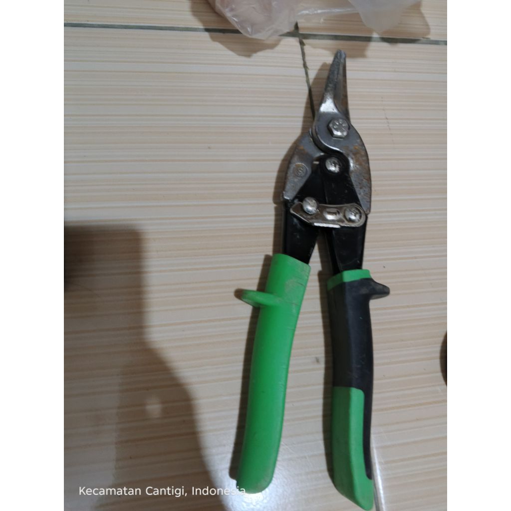 gunting seng bekas