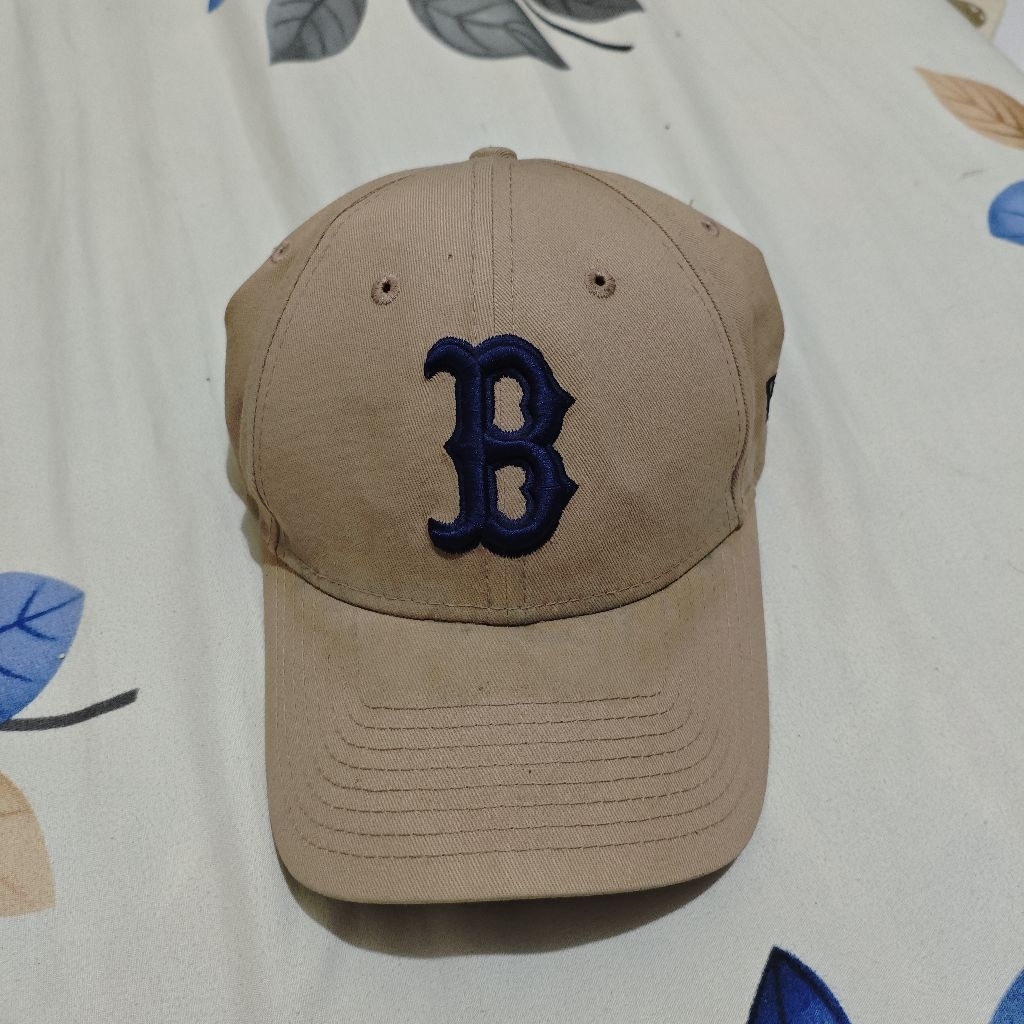 topi mlb B boston cap preloved cream beige