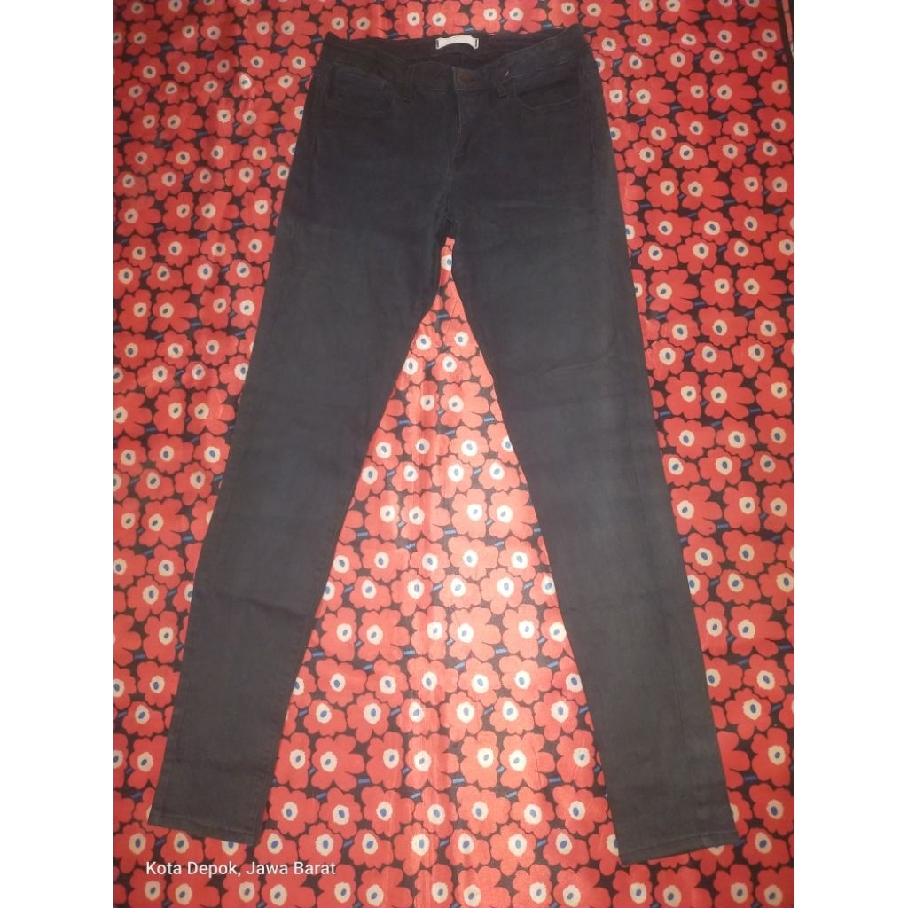 Celana Jeans Uniqlo Hitam