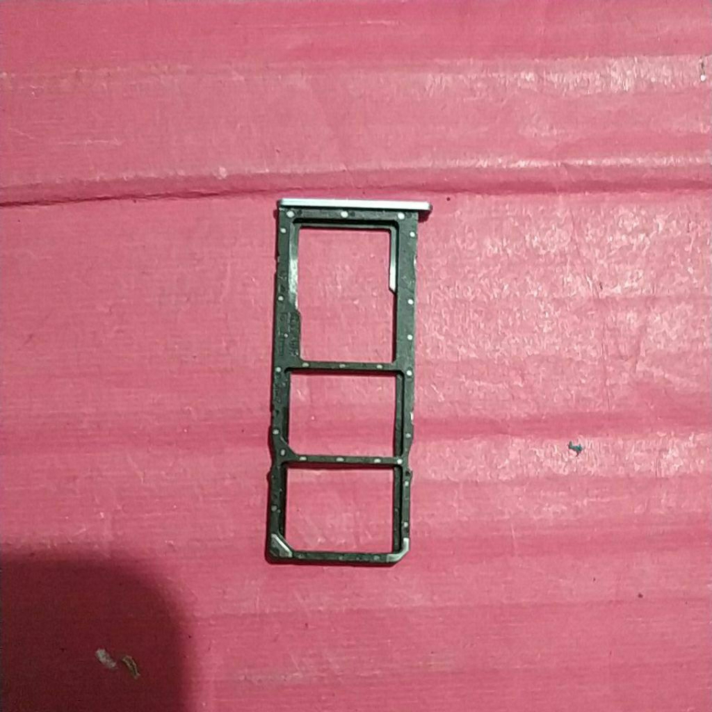 Simtray bekas realme C31