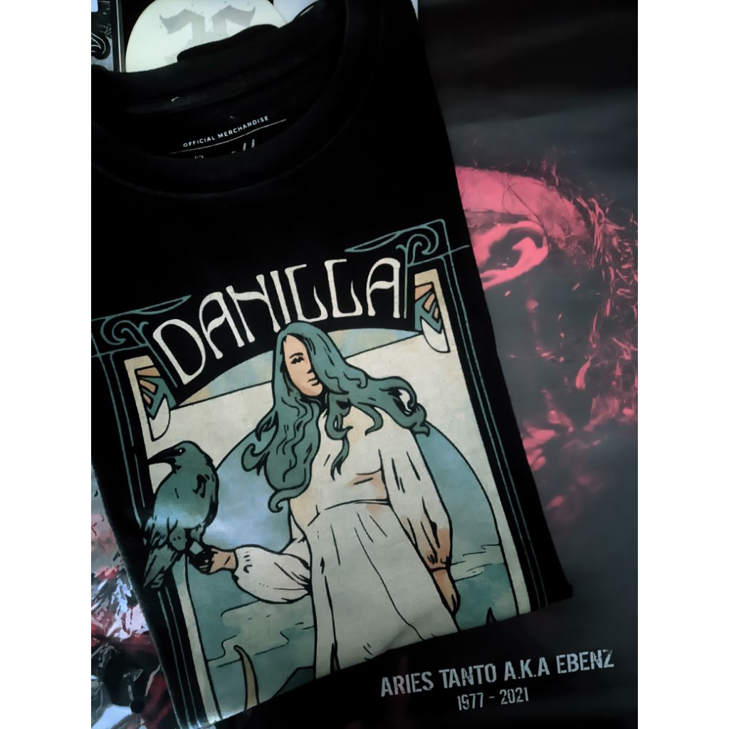 TSHIRT DANILLA x SURGAXLAND - middle