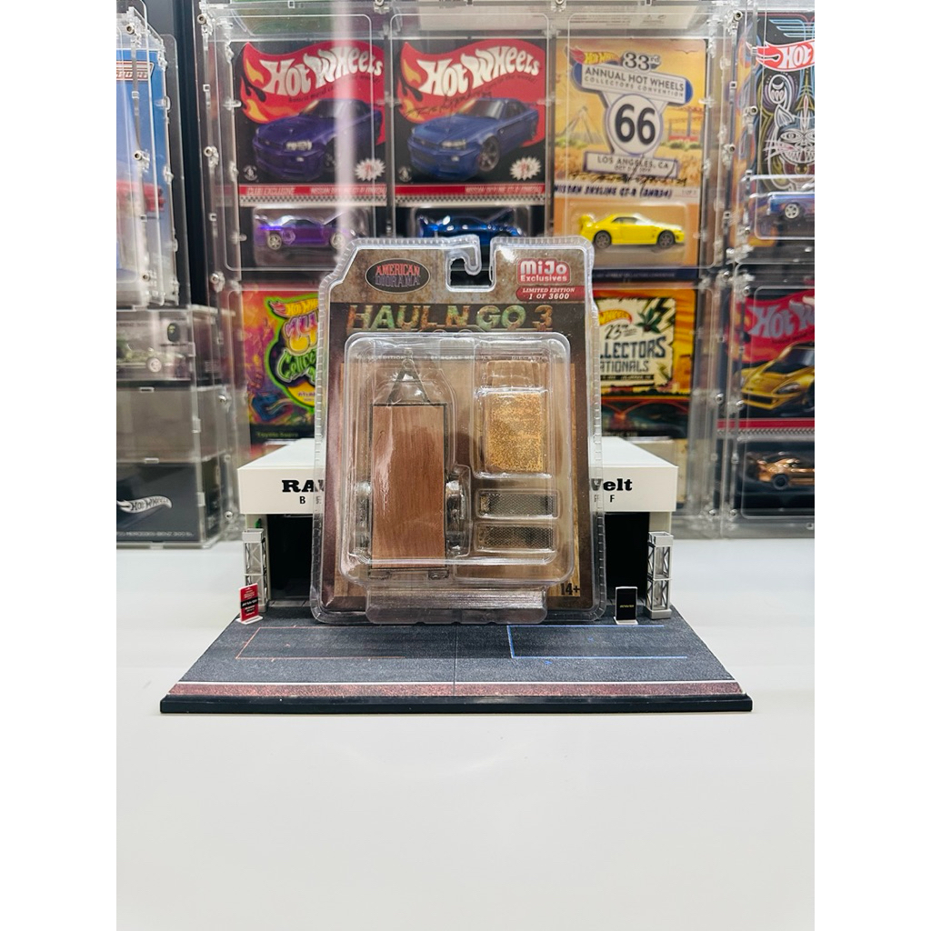 American Diorama 1:64 Haul N Go 3 Set Figure Mijo Exclusive