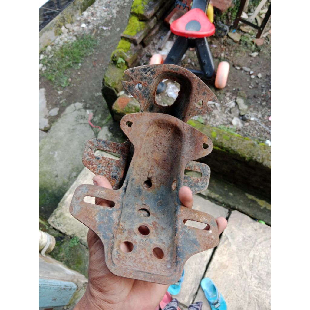 Pangkon lampu belakang cb 100 k5 gl 100/125 original