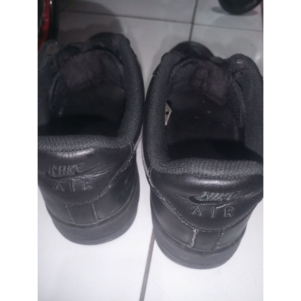 NikeAirforce1LowtripleBlack