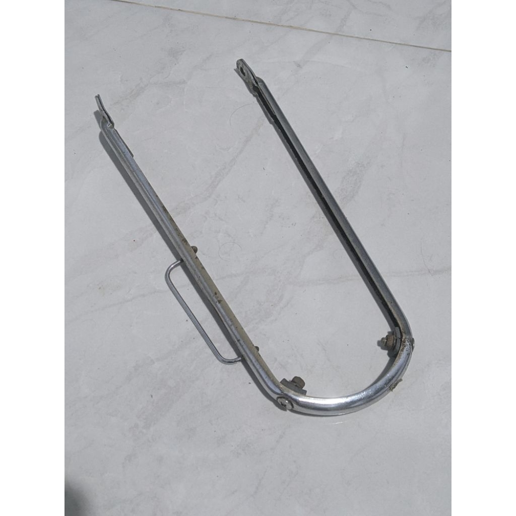 Breket dudukan slebor depan Honda gl 100 platina original