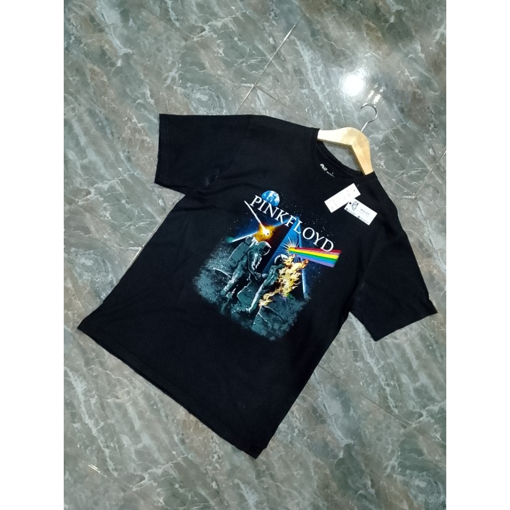 Kaos Band PINK FLOYD x GAP/T-shirt Musik/Kaos Brand/Kaos Vintage/Colaboration/official band Musik/Se