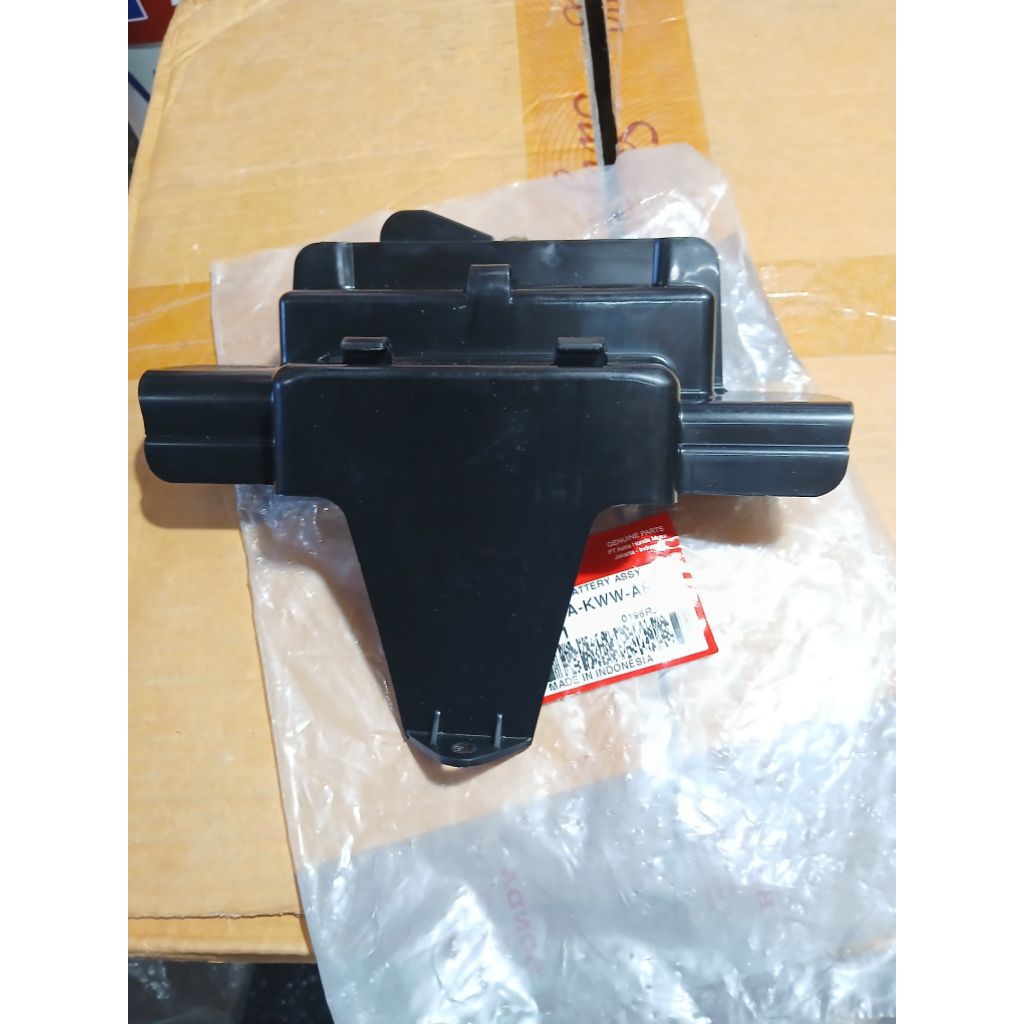 5038A KWW A80 COVER TUTUP AKI ACCU REVO 110 REVO FI BLADE FI ASSY ORIGINAL AHM