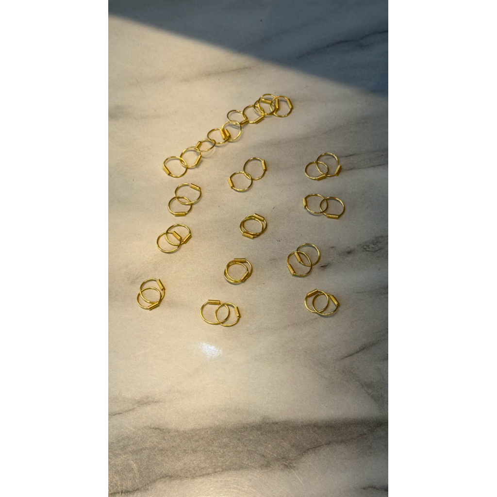 Anting-anting Bayi Emas