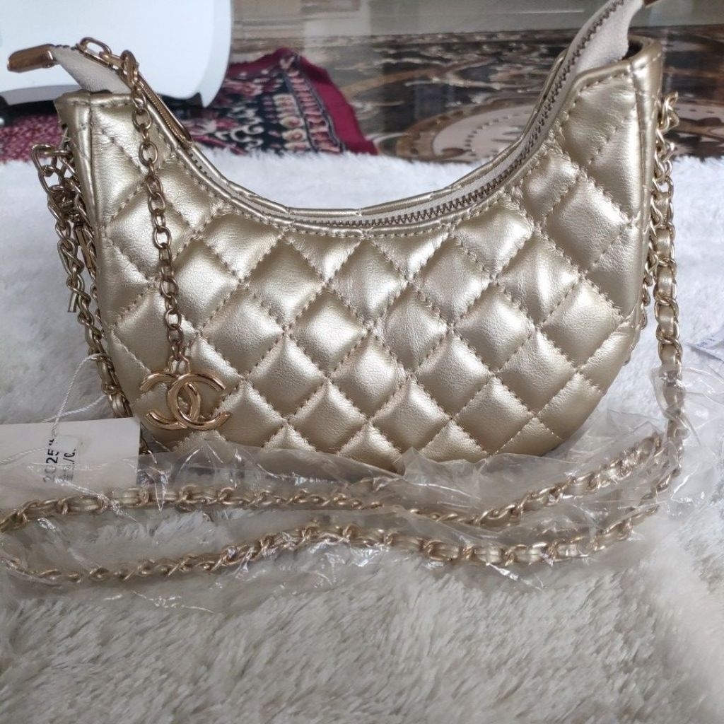 tas pesta slempang warna gold