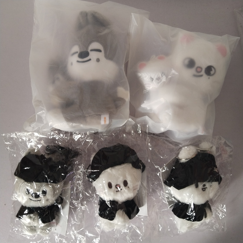 [READY STOCK] Straykids SKZOO Magnet set celebrATE SKZOO Magnet costum do it SKZOO plush 10cm Wolfch