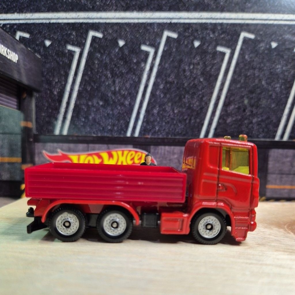 DIECAST TRUCK MERK SIKU