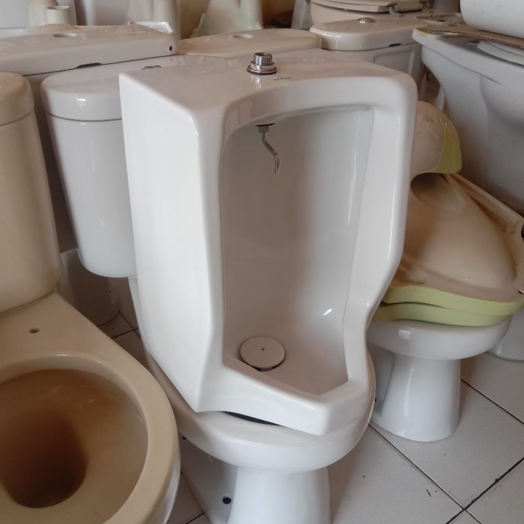 Urinoir TOTO U 57 M Komplit Set Alat -Urinal TOTO U 57 Second Seperti Baru