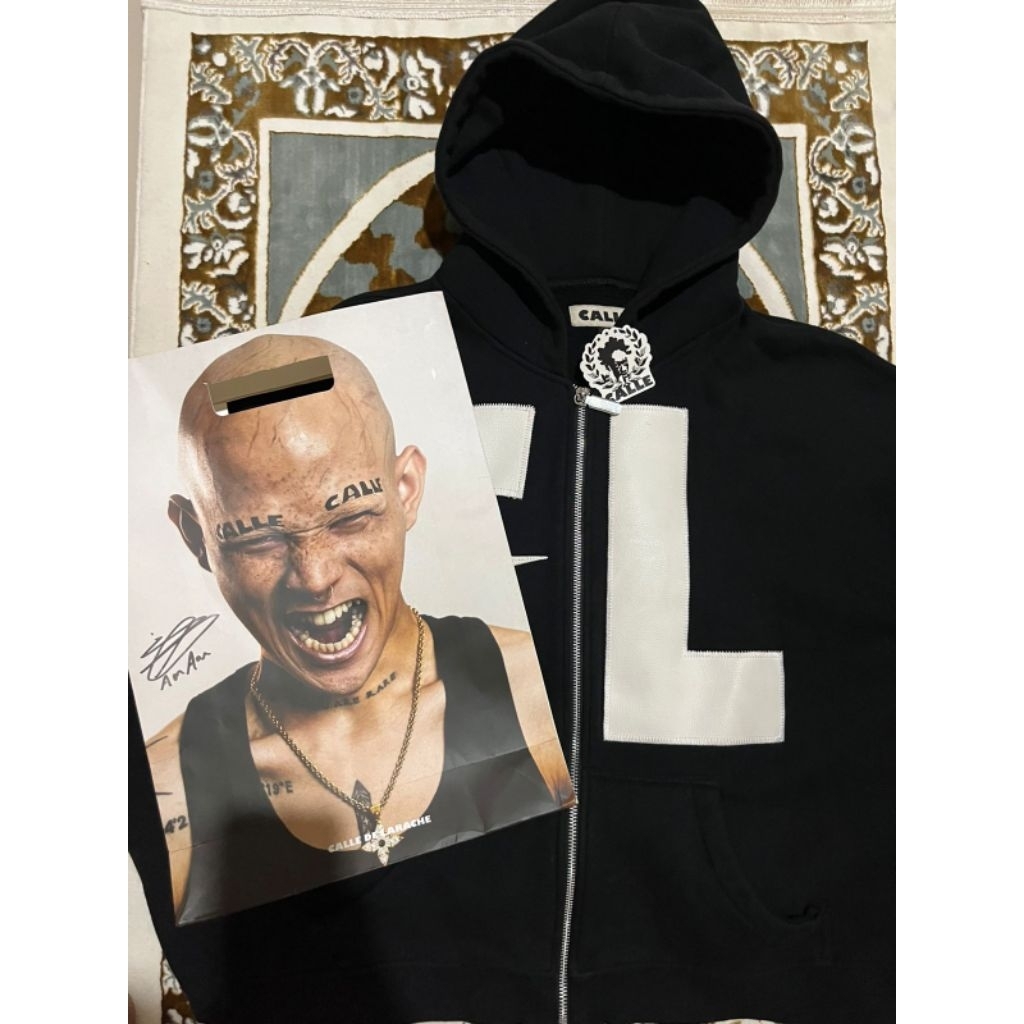 CALLE DE LARACHE CL Zip Hoodie Boxy Black Size L Second Hitam ORIGINAL