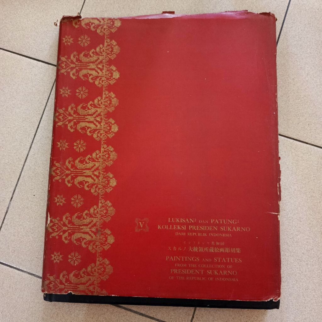 Buku Lukisan-lukisan dan patung koleksi Ir. Soekarno