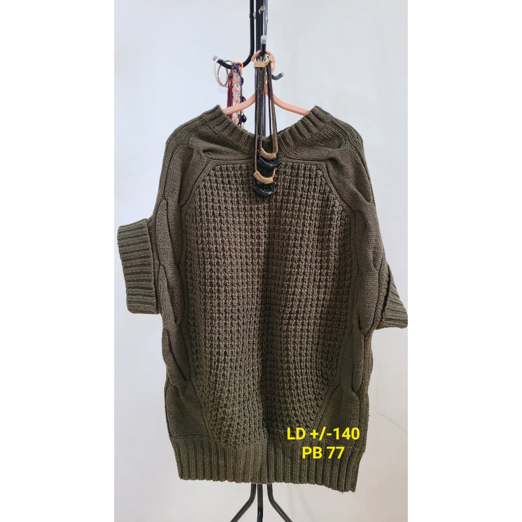 DePreloved 18 - Atasan Wanita/Blouse Wanita/ Kemeja Kerja/ Sweater Wanita Rajut Motif Kotak Hijau Ar