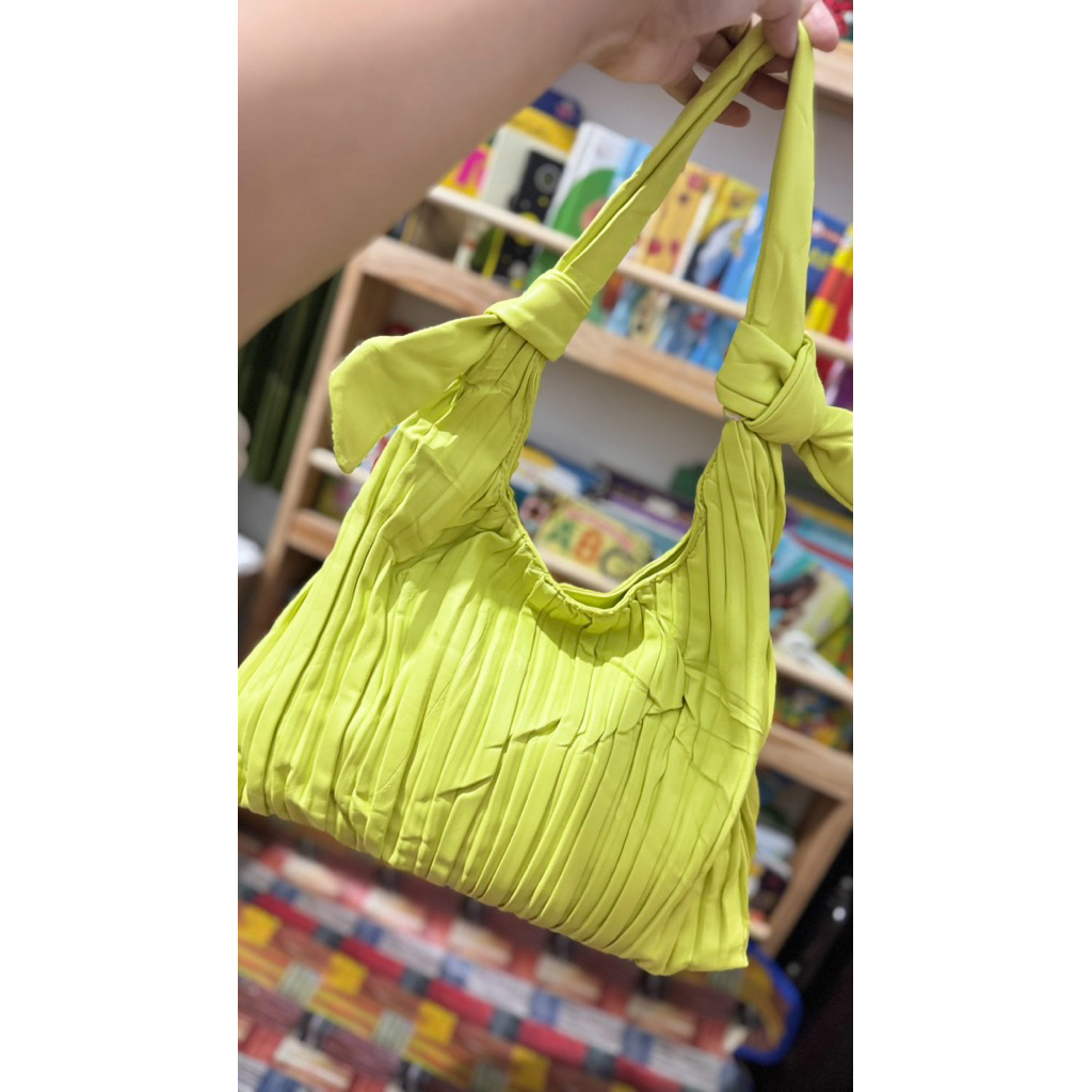 Vera Wang Shoulder Bag - Tas Second/Tas Preloved/Tas Branded Preloved