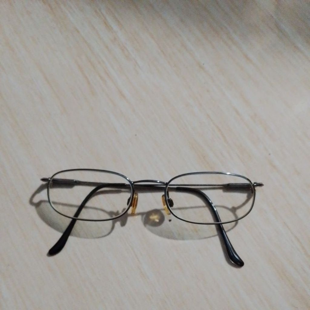 kacamata guess original