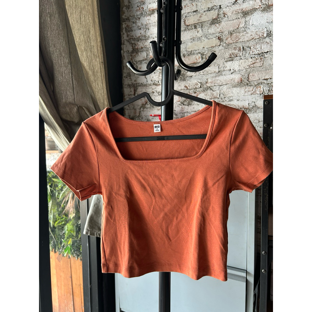 crop top uniqlo