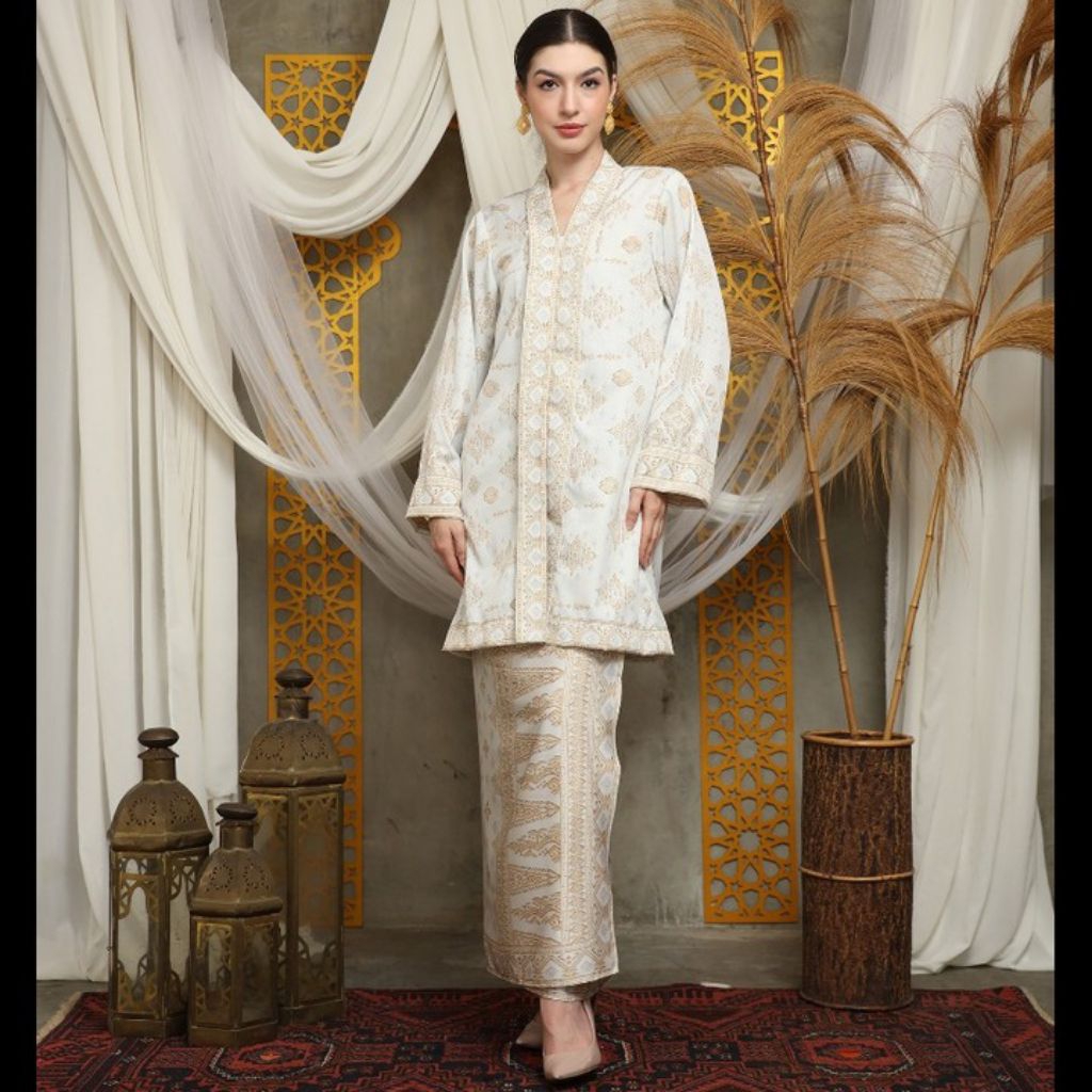 Kebaya Putih | Kebaya Ivory | Kebaya Premium | Kebaya Wisuda | Kebaya Modern | Kebaya Wanita | Baju 