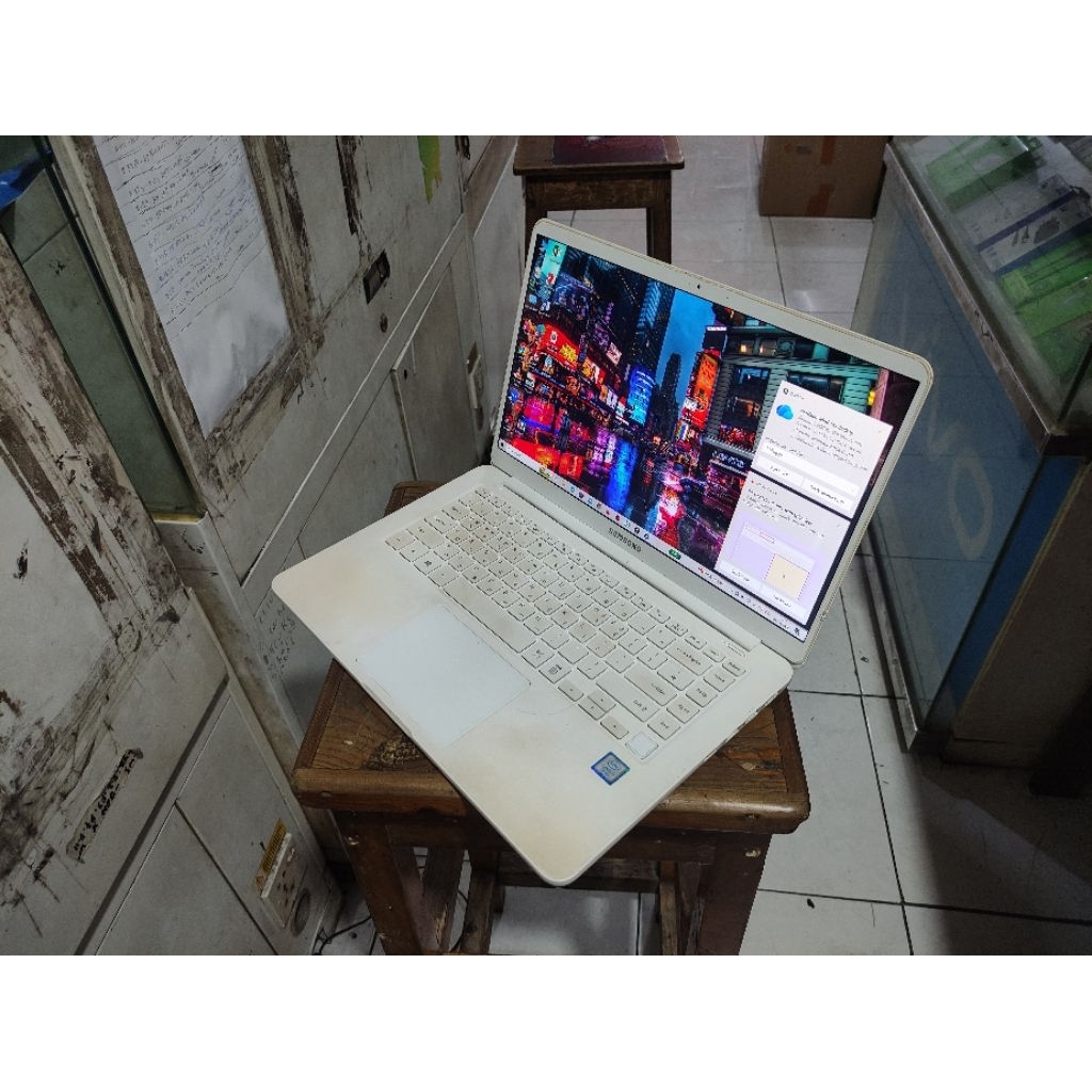 B471 Laptop Samsung 900X5N Ram 16gb SSD 128gb core i7 gen7 model Slimm Bangett Layar FullHD