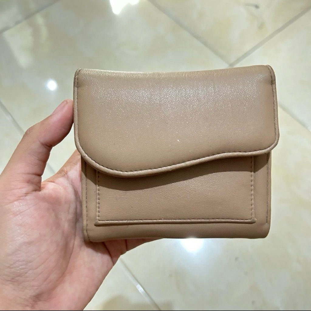 preloved dompet cream selusa